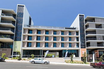 Racecourse Space Pop Up - Accommodation Australia 6