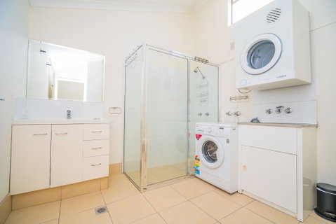 Anacapri Holiday Resort Apartments - Accommodation Australia 5