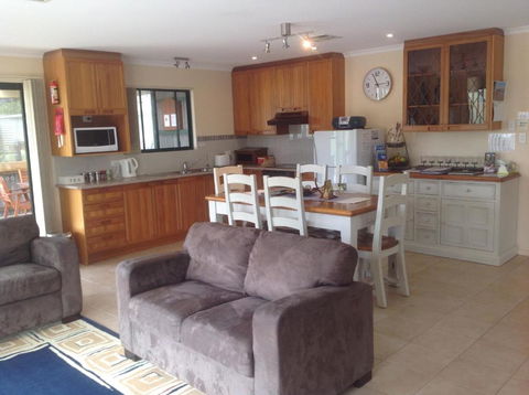 Breakaway Farmstay - Australia Shopping 4