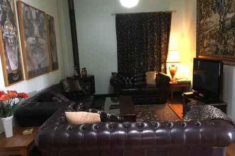 Pitstop Lodge Guesthouse B & B - Accommodation Australia 7