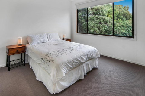 Beachside Vista - Australia Shopping 6