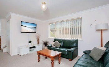 Bombora At Fingal Bay - Australia Shopping 5