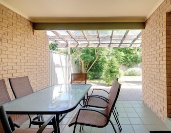 Bombora At Fingal Bay - Australia Shopping 0