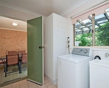 Bombora At Fingal Bay - Australia Shopping 1