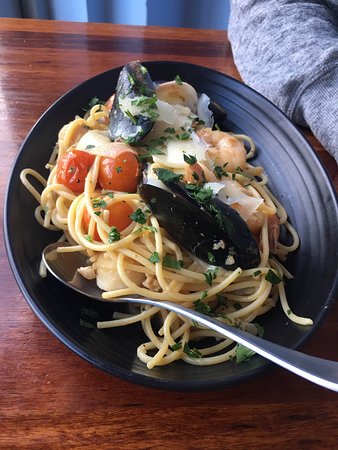 Frontbeach Taphouse & Restaurant - Accommodation Australia 0