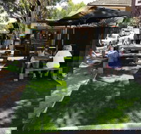 Cafe La Hoot - Local Tourism