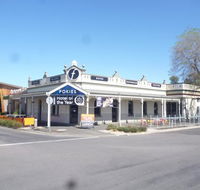 The Foundry Hotel  Mister Bobs Sports Bar - Accommodation Australia