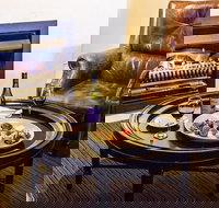 Hickory's Restaurant and Bar - Bed n Breakfasts