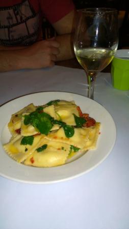 Friends Pizza Restaurant - Local Tourism 0