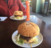 Thunderbolts Cafe  Takeaway - Accommodation Australia