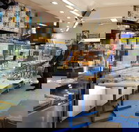 Tony's Chicken Shop - Bed n Breakfasts