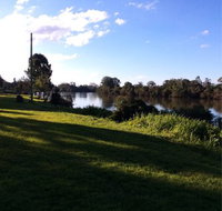 Two Rivers Cafe - Bed n Breakfasts