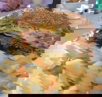 Beehive Hotel Motel Cafe - Accommodation Australia