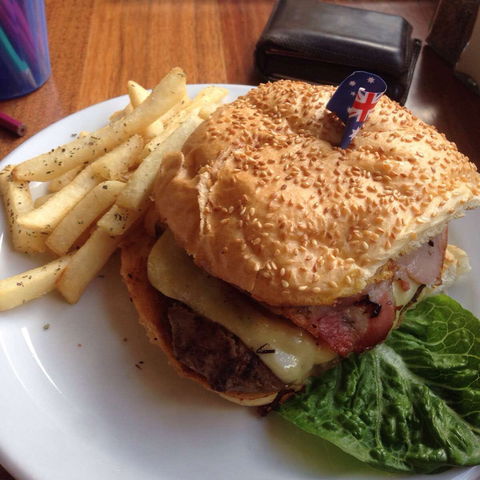 The Red Parrot Cafe - Accommodation Australia 0