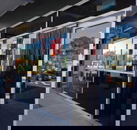 Charcoal Chick-inn Four Season's - Accommodation Australia