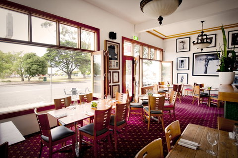 Elephant And Castle Hotel - Accommodation Australia 1