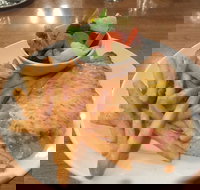 Bull and Bush - Accommodation Australia