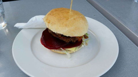 Burger Me - Local Tourism 0
