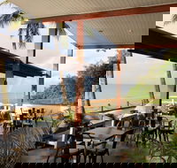 Enzo's On The Beach - Local Tourism