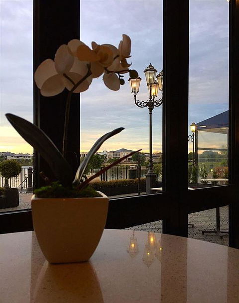 LakeFront Bistro - Accommodation Australia 12