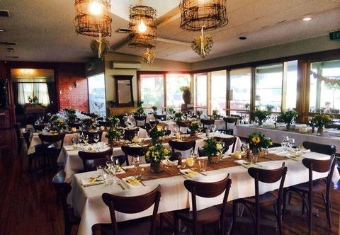 The Crossing Cafe & Restaurant - Accommodation Australia 7