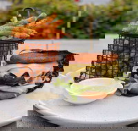 Asi Burgers - Bed n Breakfasts