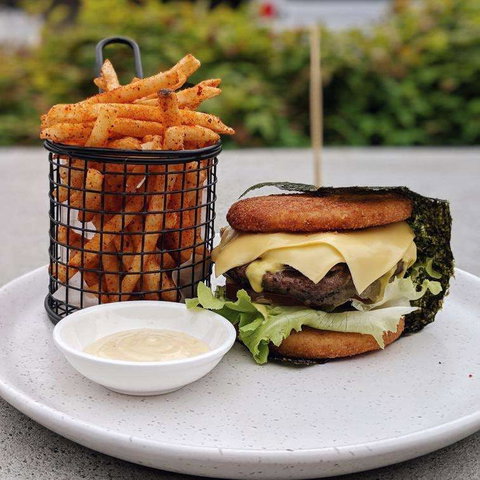 Asi Burgers - Bed n Breakfasts 0