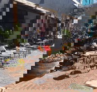 Shenannigans Bar  Restaurant - Accommodation Australia