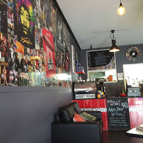 Off The Track Gourmet Café - Accommodation Australia 0