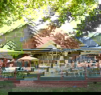 Pipers By The Lake - Accommodation Australia