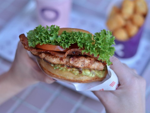 Mookie Burger - Bed n Breakfasts 1