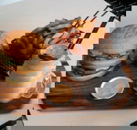 New York Minute - Thornbury - Local Tourism