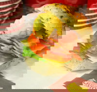 Nathan's Famous - Prairiewood - Bed n Breakfasts