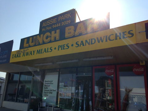 Aussie Park Lunch Bar - Bed n Breakfasts 0