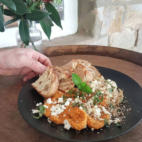 Hahn & Hamlin - Local Tourism 0