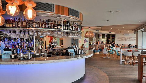 Scarborough Beach Bar - Local Tourism 14