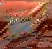 Santorini Cafe Restaurant - Bed n Breakfasts