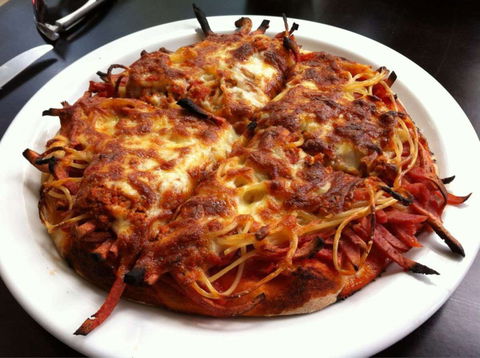 Age's Pizza Place - Accommodation Australia 0