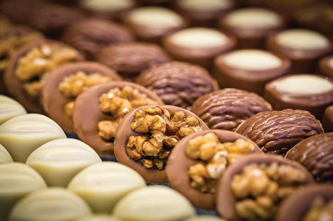 Chally’s Bar And Bistro - Accommodation Australia 0