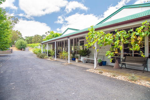 The Apple Farm - Australia Shopping 1