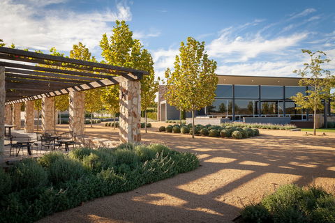 Barossa Valley Estate Cellar Door & Gardens - Australia Shopping 2