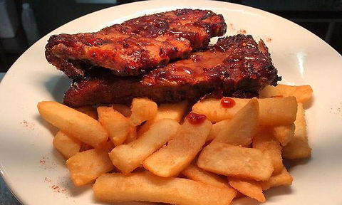 The Loose Goose Bar & Restaurant - Local Tourism 0