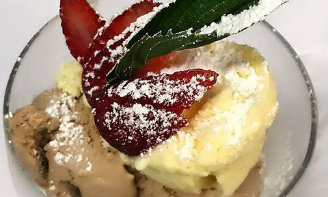 The Loose Goose Bar & Restaurant - Local Tourism 3