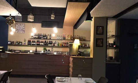 The Loose Goose Bar & Restaurant - Local Tourism 4