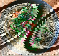 Foodies Deli Cafe - Bed n Breakfasts