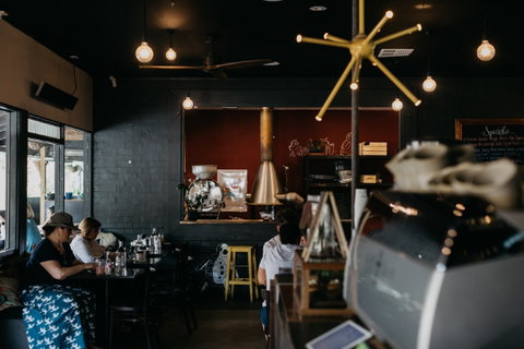 Two Before Ten Cafe & Coffee Roasters - Bed n Breakfasts 0