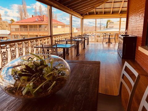 Empire Hotel - Bed n Breakfasts 2