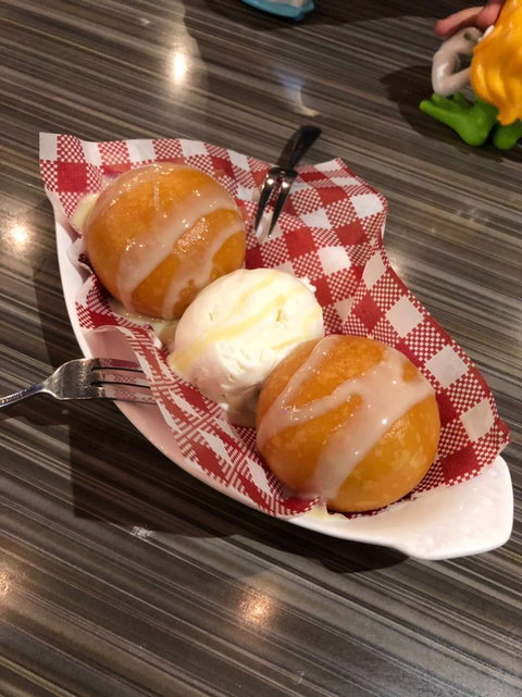 Madam Woo - Kingston - Accommodation Australia 0