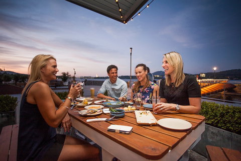 Walt & Burley - Accommodation Australia 0