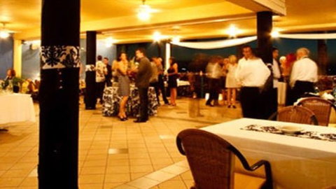 La Beach Restaurant - Local Tourism 2